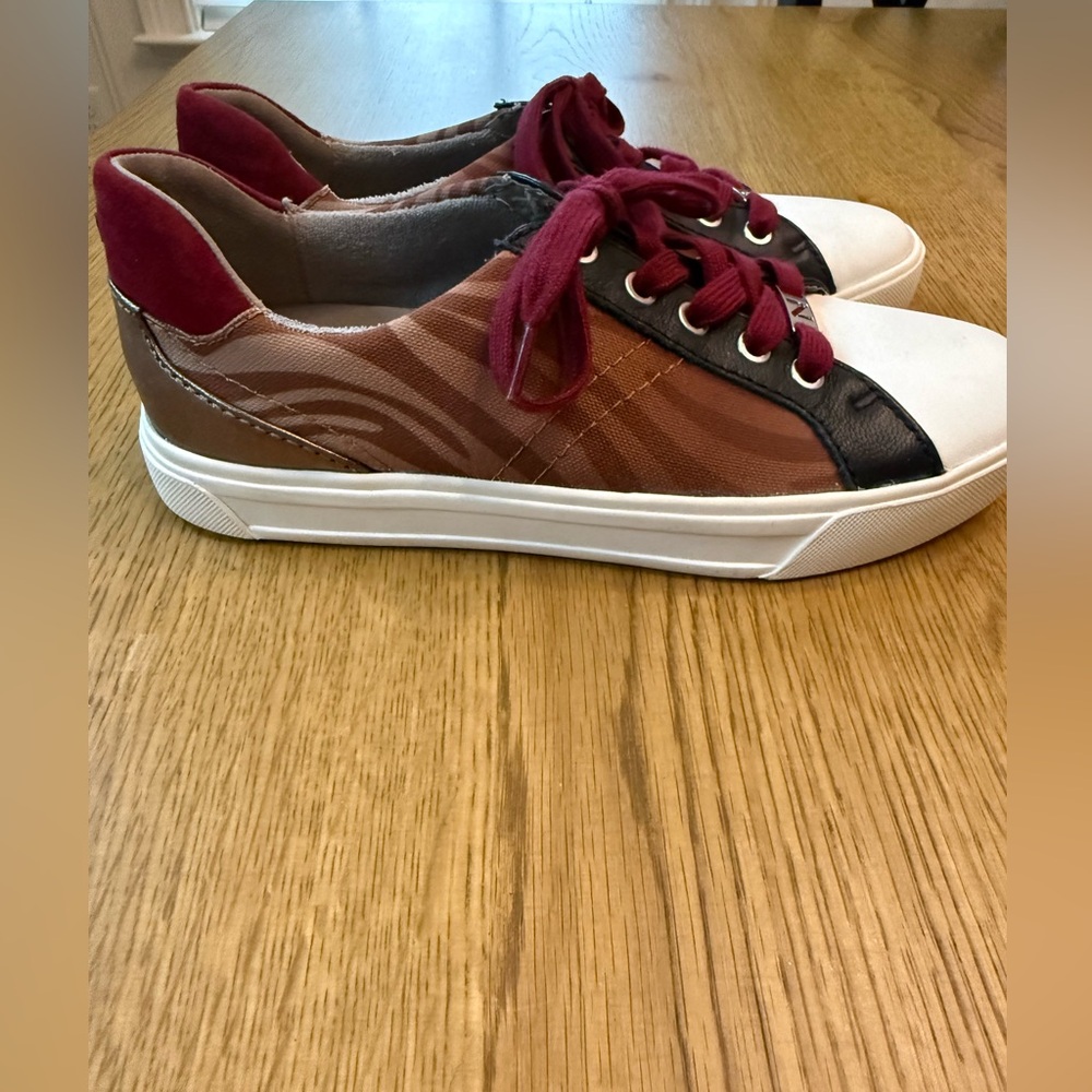 Naturalizer Brown Red Multi Color Leather Sneakers Size 7.5 W Comfort